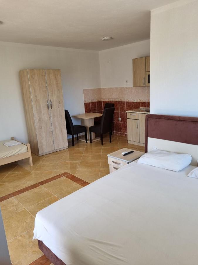 Apartmani Ani Bar Buitenkant foto