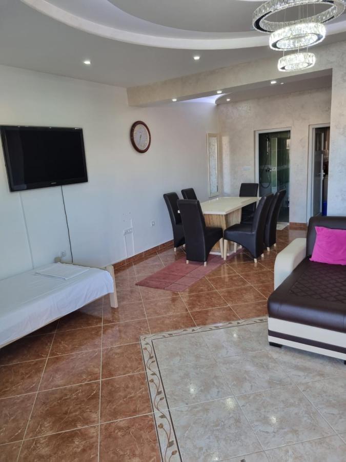 Apartmani Ani Bar Buitenkant foto