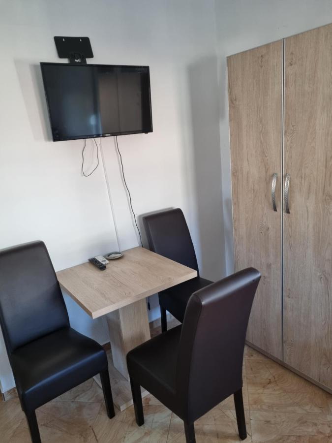 Apartmani Ani Bar Buitenkant foto