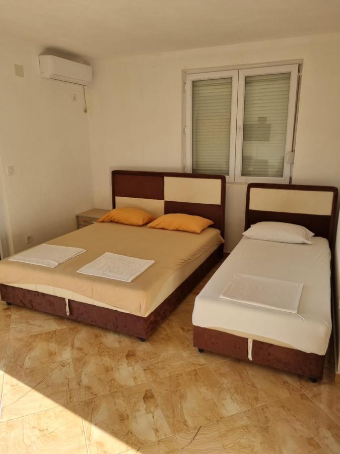 Apartmani Ani Bar Buitenkant foto
