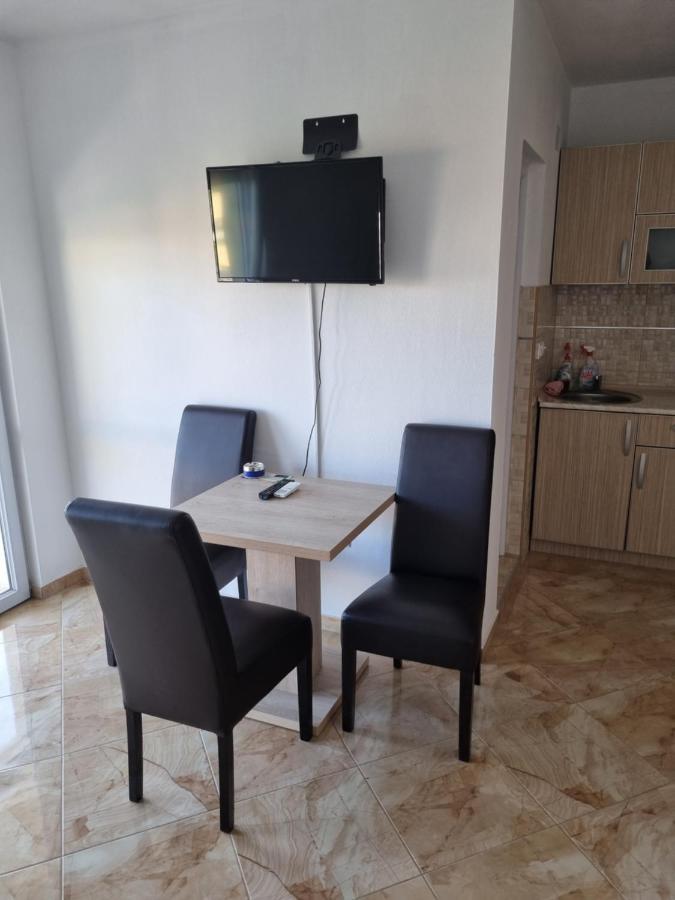 Apartmani Ani Bar Buitenkant foto