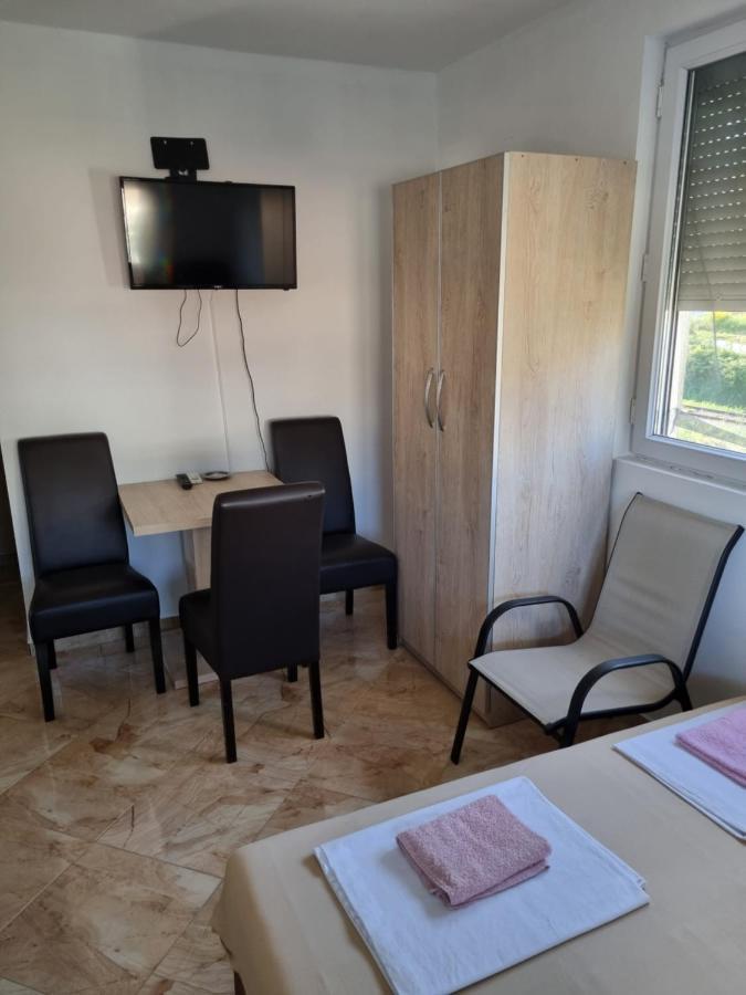 Apartmani Ani Bar Buitenkant foto